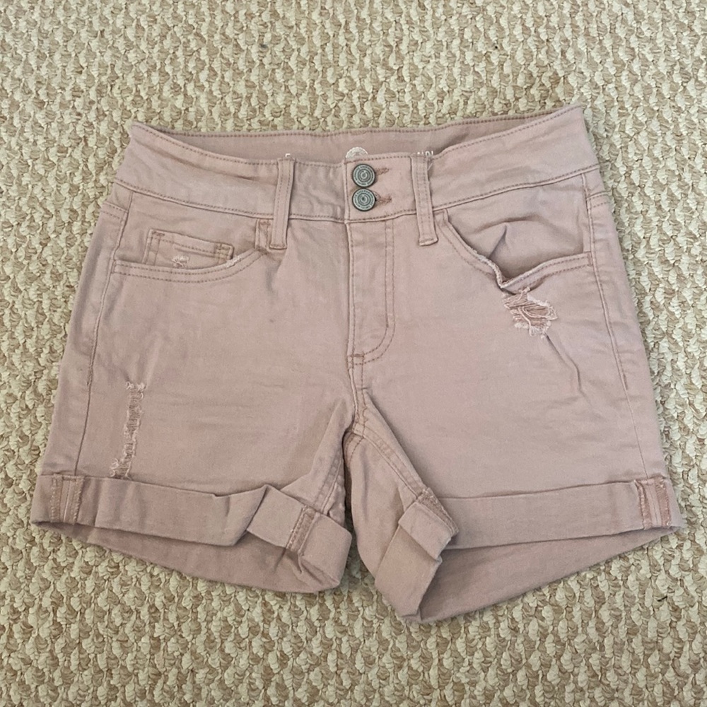 Junior Midi size 5 demin shorts. Dusty rose color with high waist band.